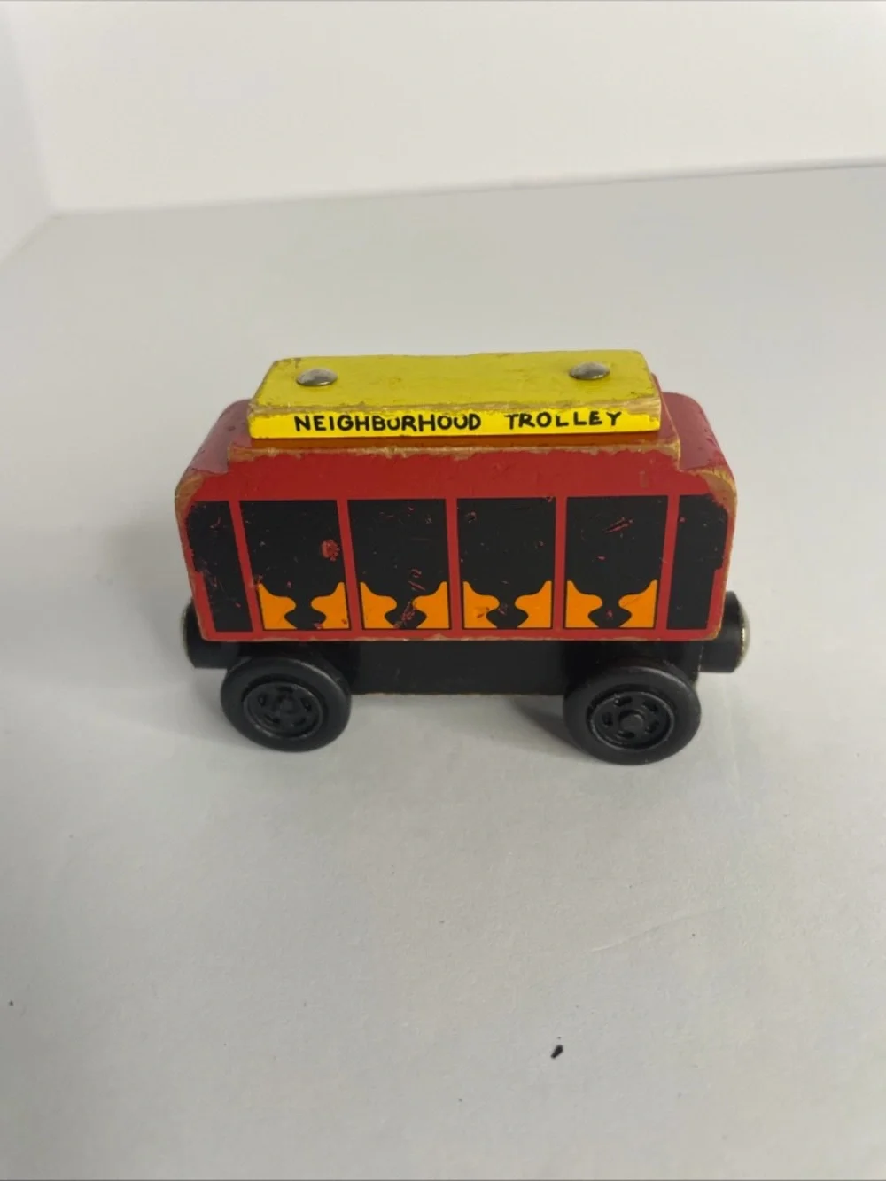 2004 McFreely Rogers Foundation Neighborhood Wood Trolley Magnetic - Picture 7 of 8